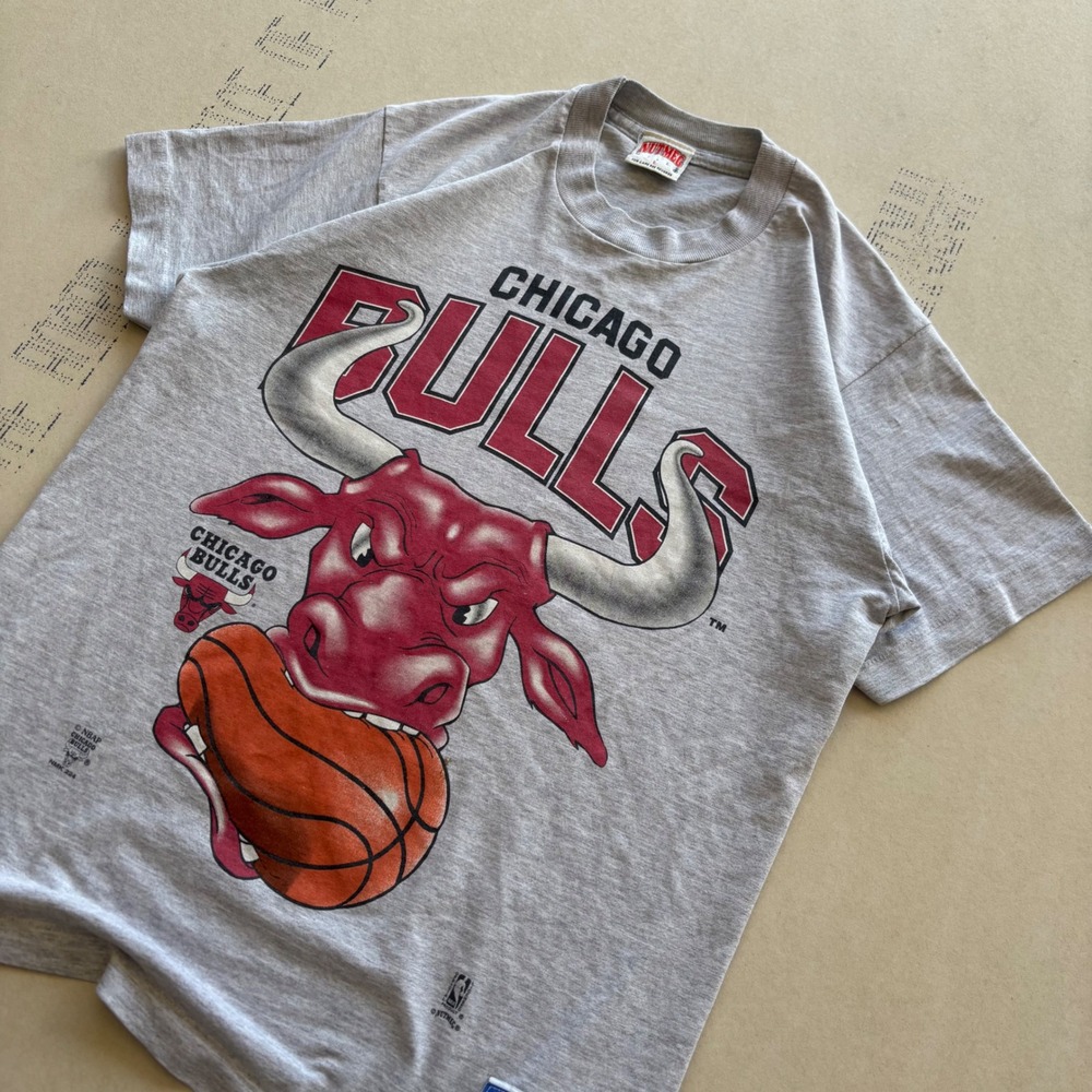 Vintage‎ 90s Nutmeg Chicago Bulls T-shirt